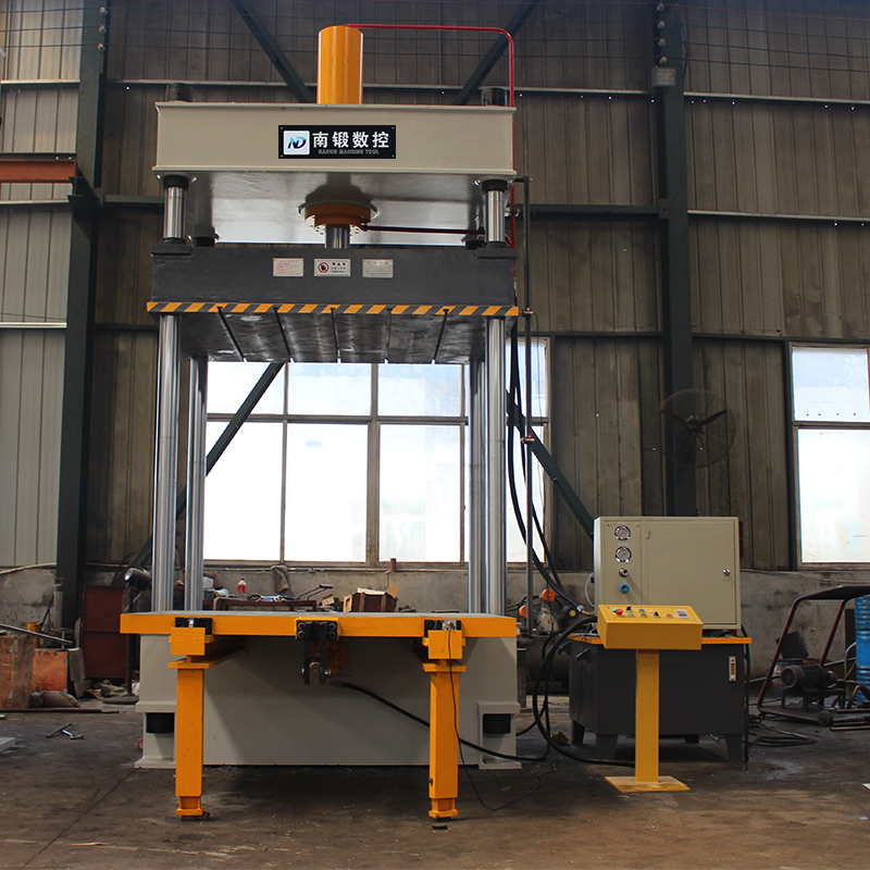 100噸移動工作臺三梁四柱油壓機(jī)