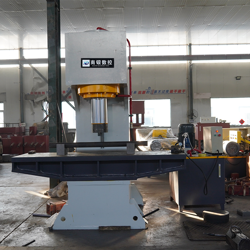 315噸校直大單臂