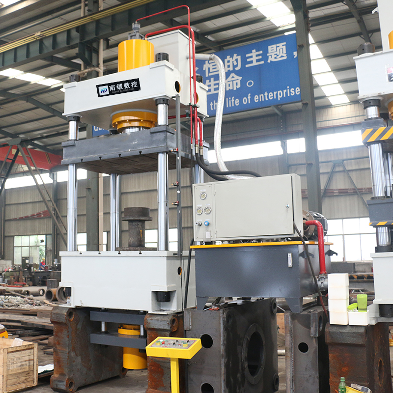 空調(diào)壓縮機(jī)外殼成型液壓機(jī)315噸油壓機(jī)