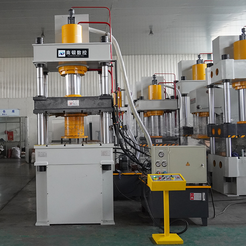 滕州廠家200噸液壓機(jī) 上門安裝三梁四柱油壓機(jī) 快速三梁四柱液壓機(jī)