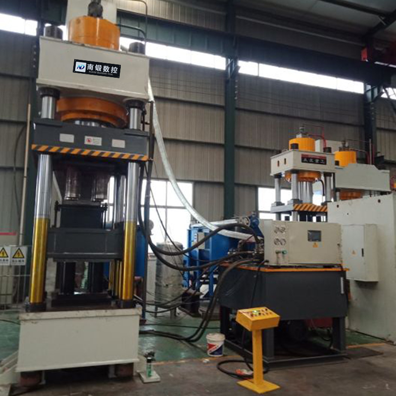 鹽磚機(jī)廠家630噸牛羊舔磚液壓機(jī)礦物鹽營(yíng)養(yǎng)鹽粉末成型油壓機(jī)