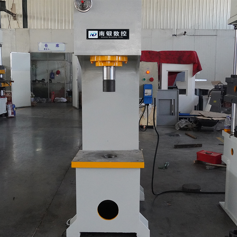 滕州 100噸鋼管校直液壓機 100t單柱高精密伺服矯直油壓機