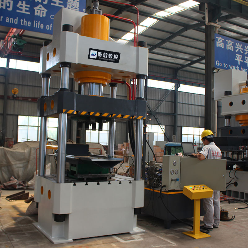 滕州315噸金屬粉末成型機鐵粉鐵屑銅屑全自動粉末成型四柱油壓機