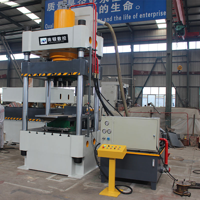 滕州315噸金屬粉末成型機鐵粉鐵屑銅屑全自動粉末成型四柱油壓機