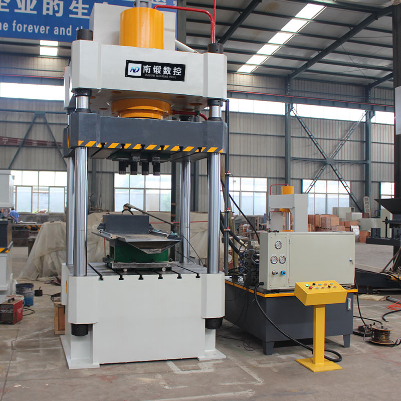 滕州315噸金屬粉末成型機鐵粉鐵屑銅屑全自動粉末成型四柱油壓機