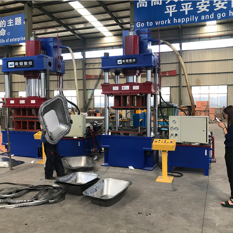 滕州315噸拉伸成型液壓機(jī)灰斗車?yán)煊蛪簷C(jī)不銹鋼金屬成型壓力機(jī)