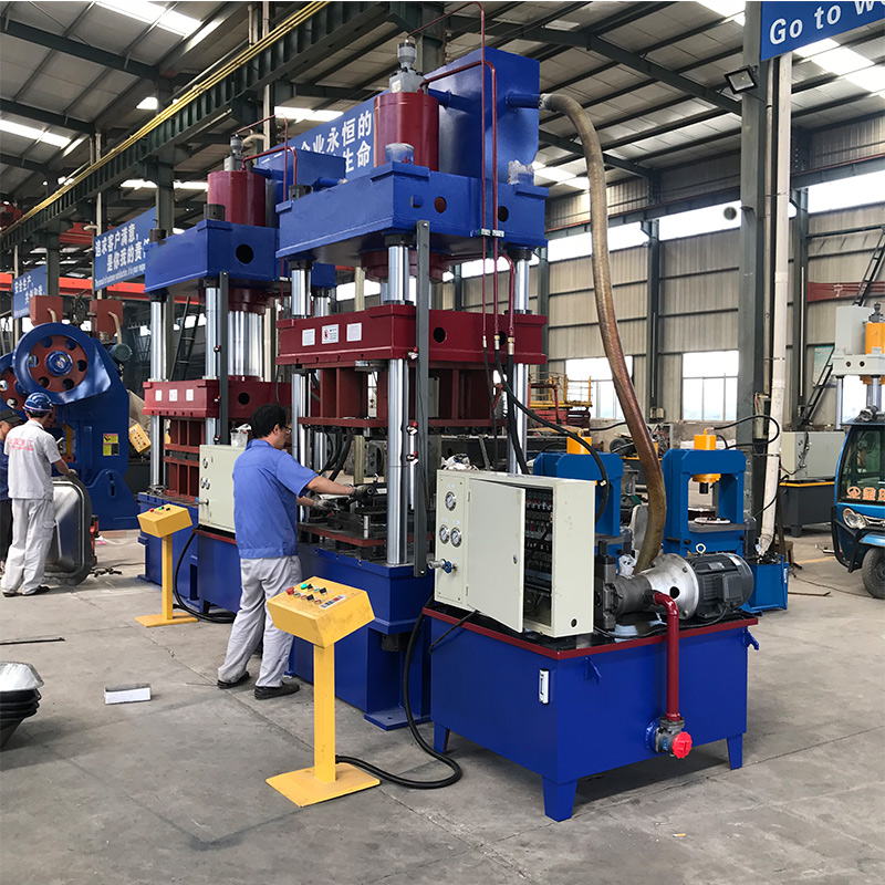 滕州315噸拉伸成型液壓機(jī)灰斗車?yán)煊蛪簷C(jī)不銹鋼金屬成型壓力機(jī)