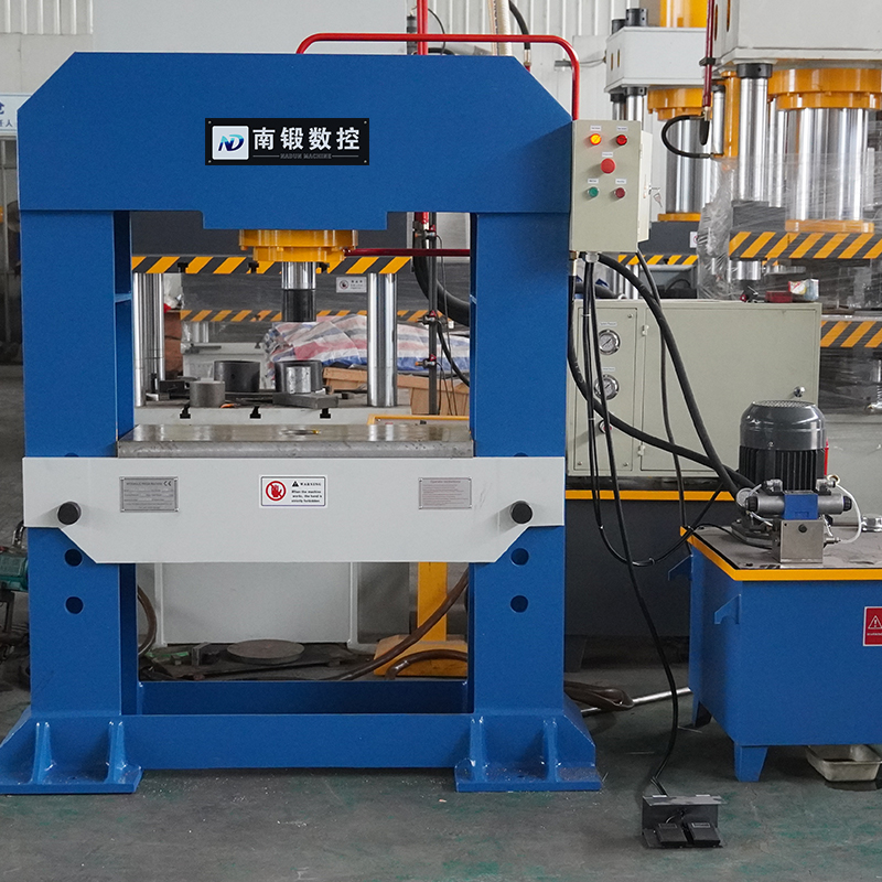 200噸龍門油壓機  機械行業(yè)的拆裝成型校直拉伸鈑金成型的壓制工作