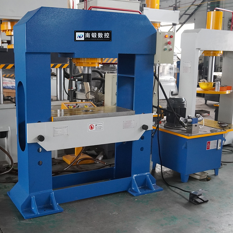 200噸龍門油壓機  機械行業(yè)的拆裝成型校直拉伸鈑金成型的壓制工作