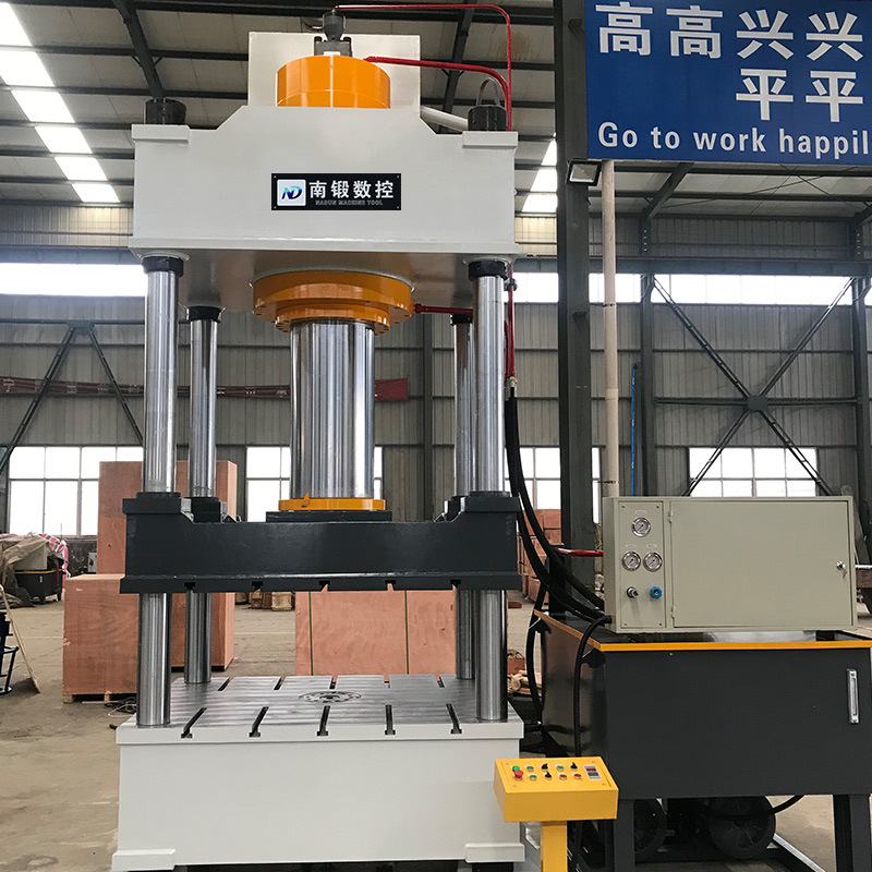 500噸液壓機三梁四柱油壓機成型拉伸常規(guī)壓力機
