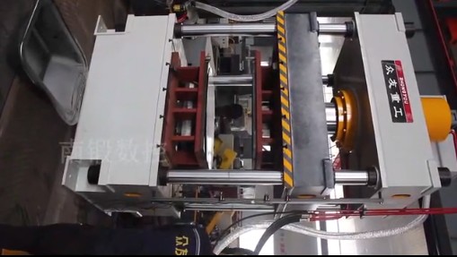315噸灰斗車拉伸成型液壓機車間試機視頻