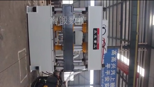 500噸油壓機雙缸大臺面定制四柱壓機試機視頻