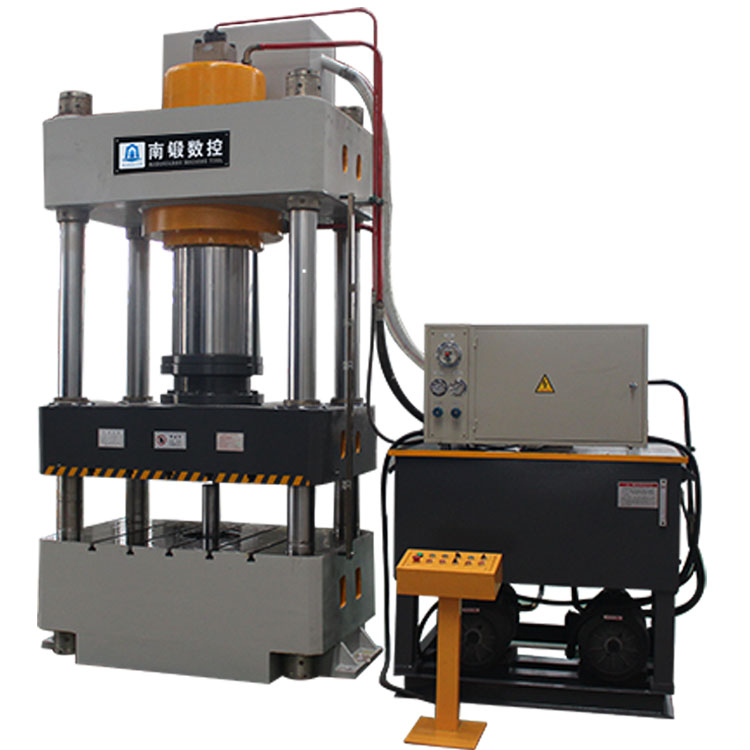 四柱油壓機(jī)的使用范圍,怎么選擇?