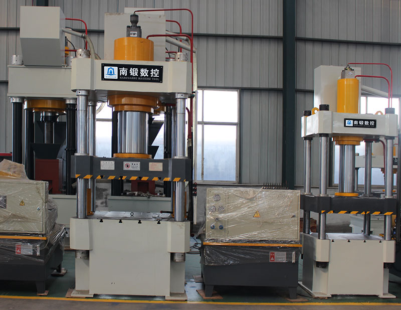 四柱油壓機的定期安全檢查內(nèi)容 