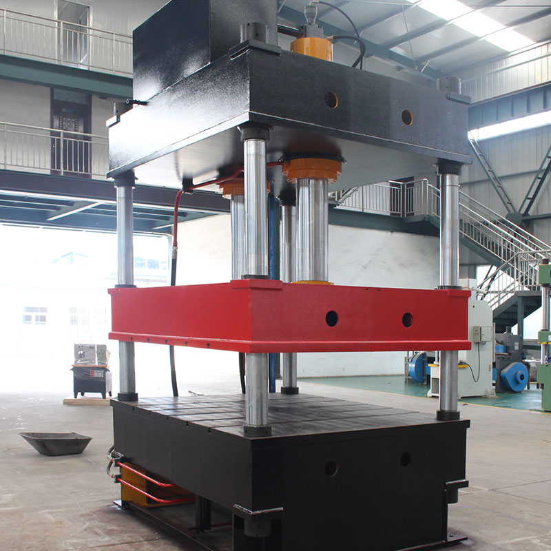 為什么四柱油壓機的操作是安全的呢？