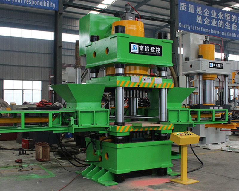 四柱油壓機運行的速度慢是怎么回事呢？