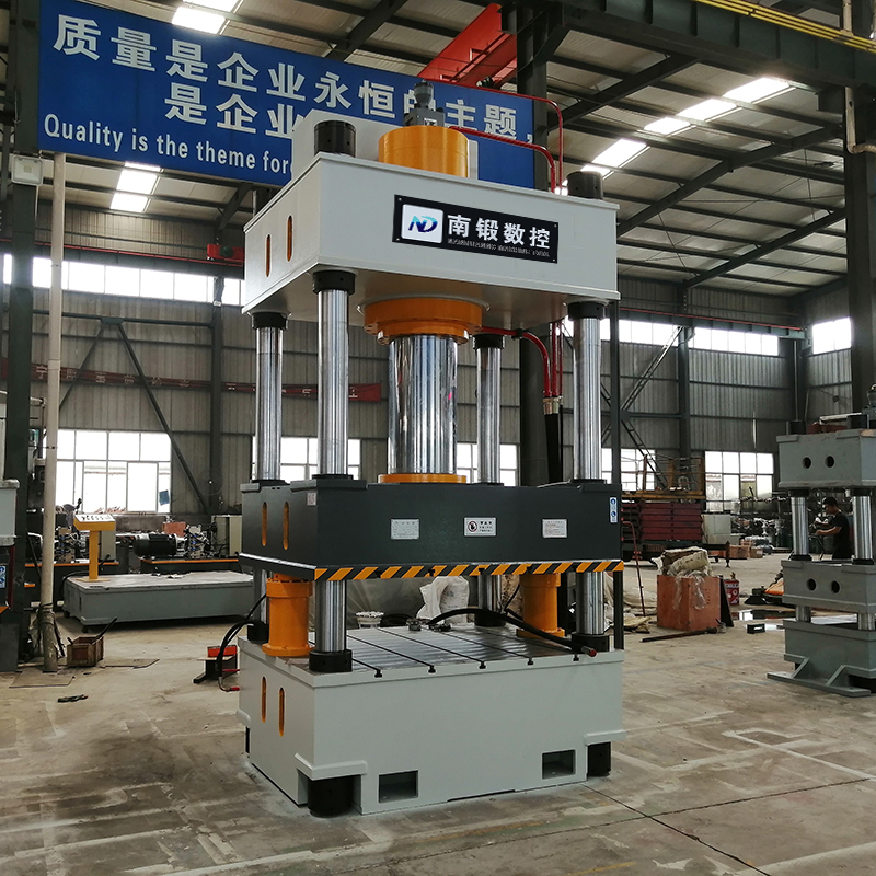 特價直銷400噸壓力機(jī)1600x900三梁四柱液壓機(jī)不銹鋼水槽成型油壓機(jī)封頭拉伸液壓機(jī)