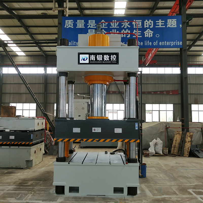 400噸不銹鋼水槽拉伸成型液壓機(jī)四柱油壓機(jī)