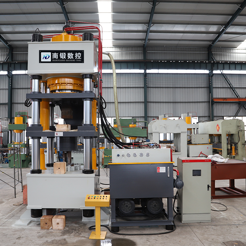 1000噸牛羊舔磚鹽磚機粉末成型油壓機1000t自動上料鹽磚機