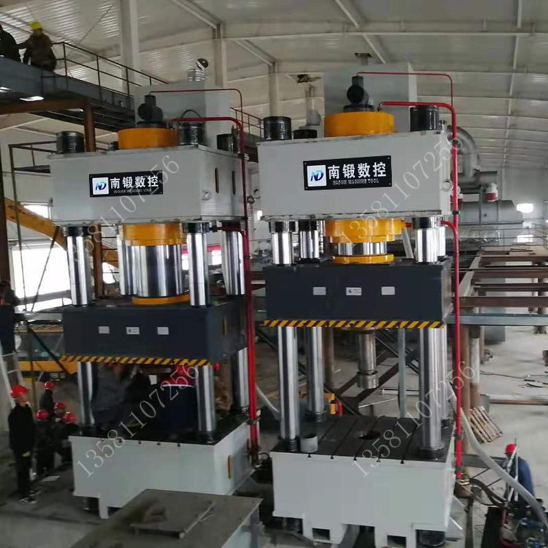 滕州1000噸石墨棒 石墨電極棒 碳棒粉末成型四柱油壓機