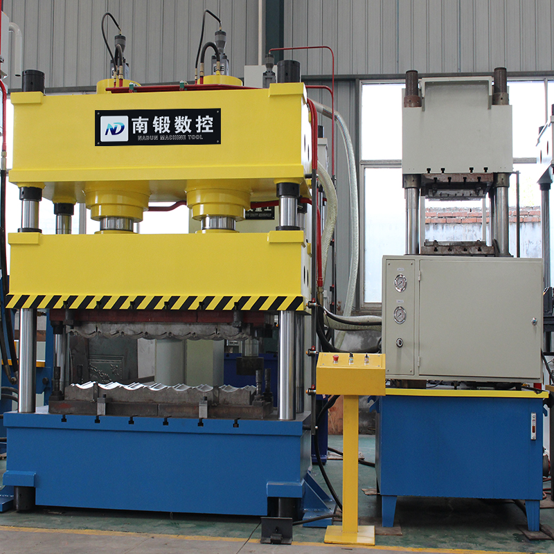 彩石金屬瓦成型需要用多大噸位的油壓機？