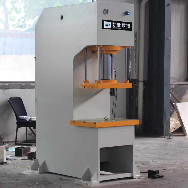 100t定子壓裝油壓機(jī)滕州100T壓裝單柱液壓機(jī)單臂壓機(jī)