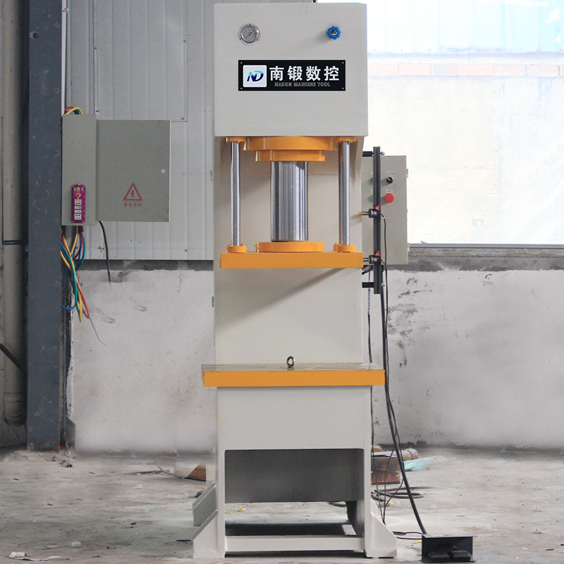 100t定子壓裝油壓機(jī)滕州100T壓裝單柱液壓機(jī)單臂壓機(jī)