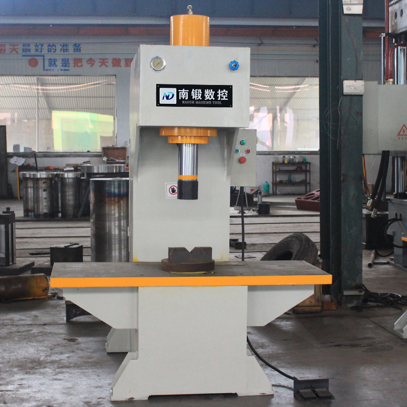 100T單臂油壓機(jī)試機(jī)