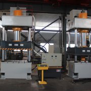 四柱油壓機(jī)315T豬用漏糞板成型液壓機(jī)復(fù)合材料熱壓成型壓力機(jī)