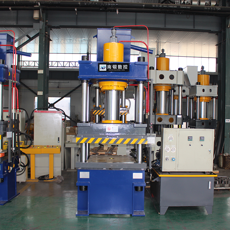 150T熱壓成型油壓機加熱板壓力機復合草坪柵欄成型油壓機